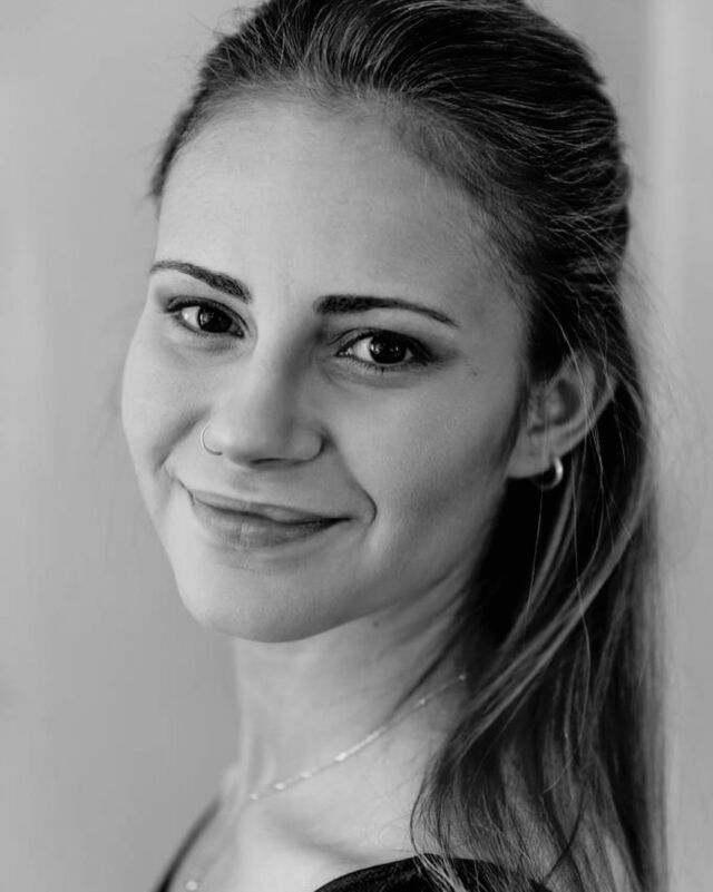 Hoy la celebramos a ella, en sus 25, compañera incansable y trabajadora comprometida con sus alumnas. Gracias por quedarte cerquita y apoyarnos siempre. Te queremos!!! 💜💜💜