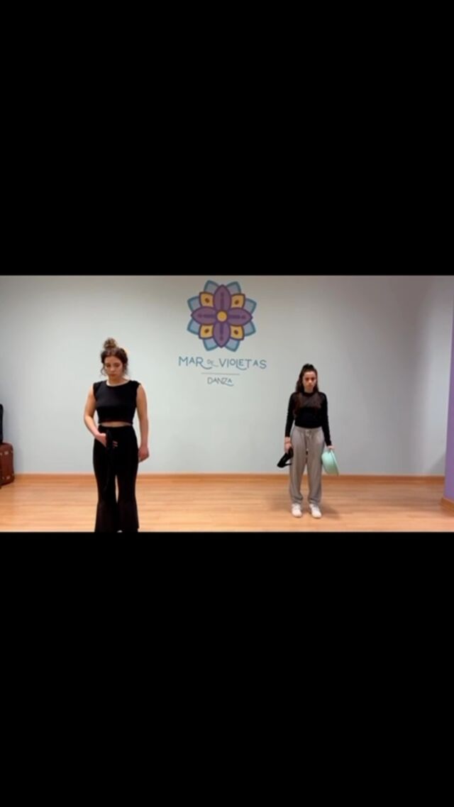 Desde el 8M Asturies nos han pedido participar con esta performance en honor a Anita Sirgo que dejamos aquí para que podáis sumaros. 

Estaremos dando tira y ensayando juntas el próximo MIÉRCOLES 6 de MARZO a las 20.30h en nuestro centro. 

💜🩵🪻Os esperamos!